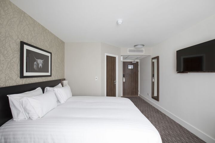 Room 6 of 26