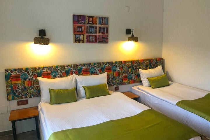 Room 12 of 60