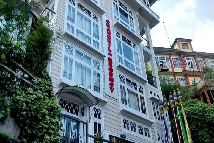 Hotel Shangri-La Regency