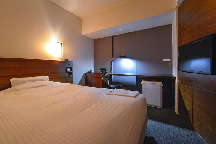 Room 13 of 36