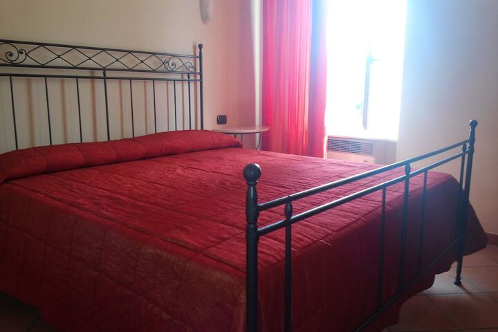 Room 6 of 95