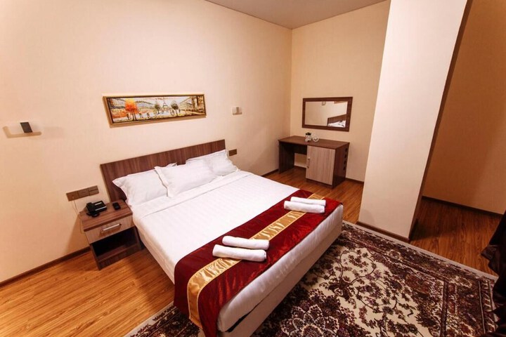 Room 22 of 46