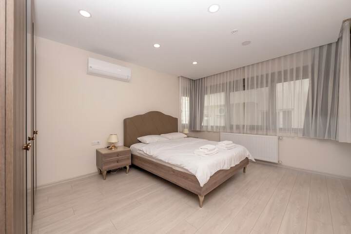 Room 77 of 271