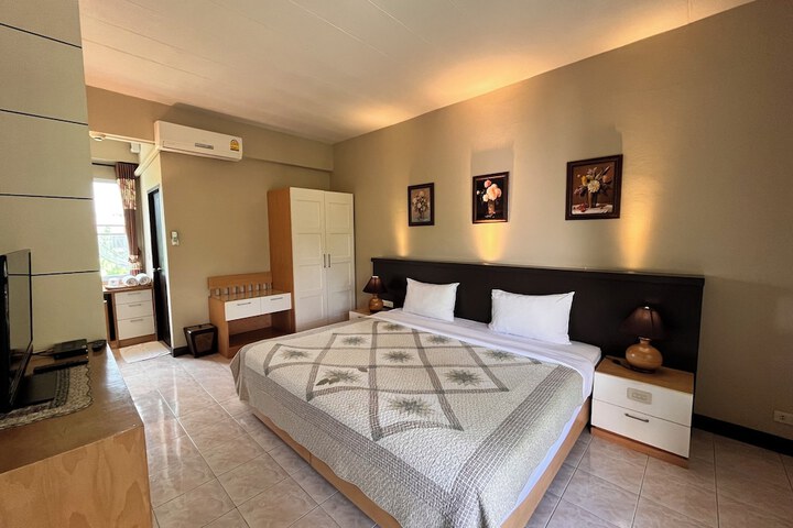 Room 50 of 80