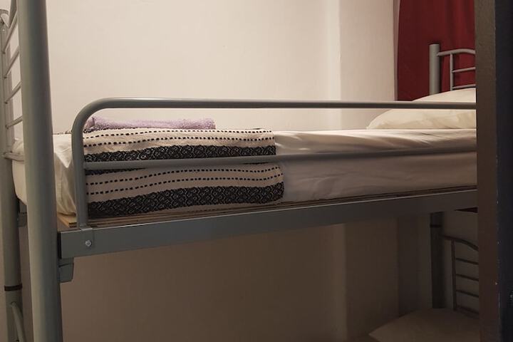 Room 5 of 96