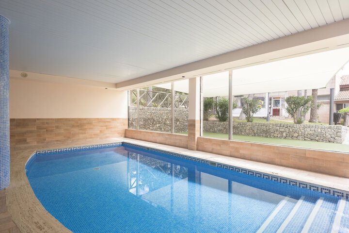 Pools & Facilities