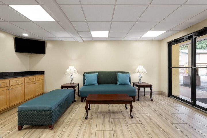 Hotel Interior 4 of 25