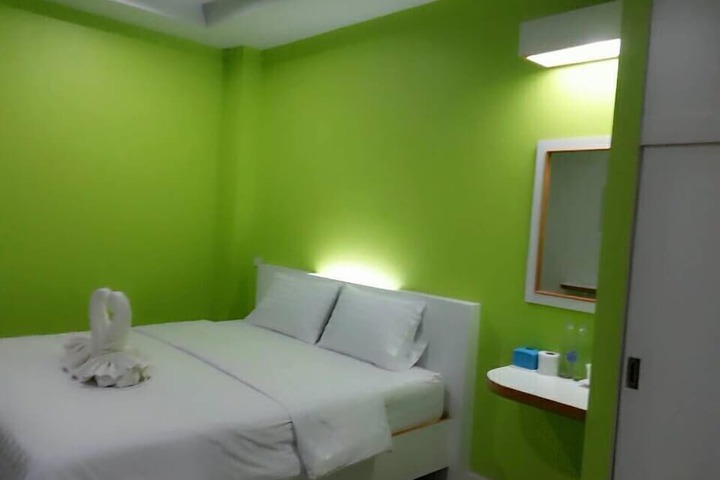 Room 9 of 17