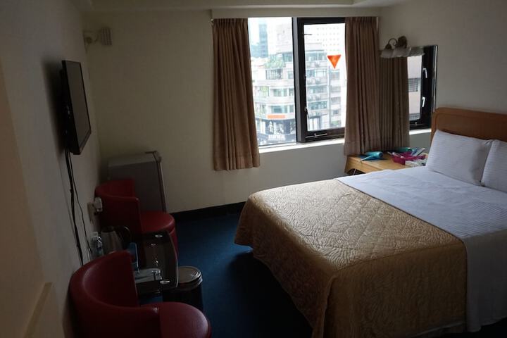 Room 17 of 96