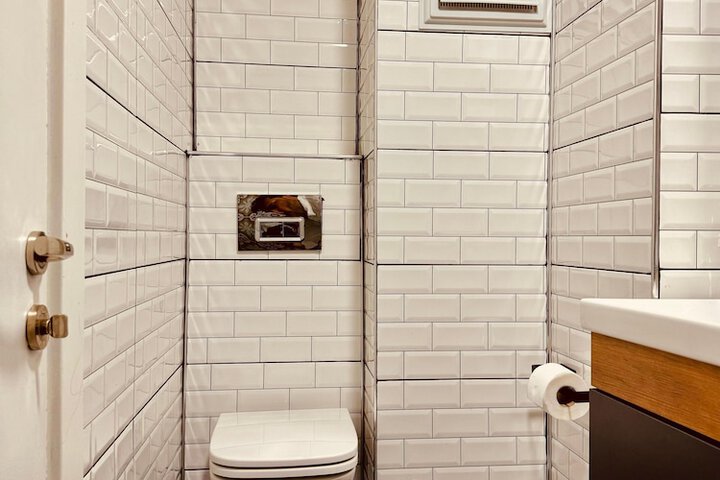 Room 33 of 37