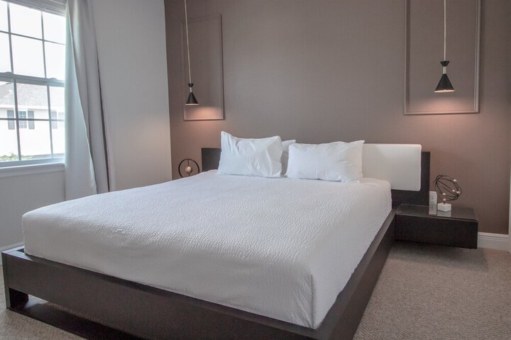 Room 7 of 70