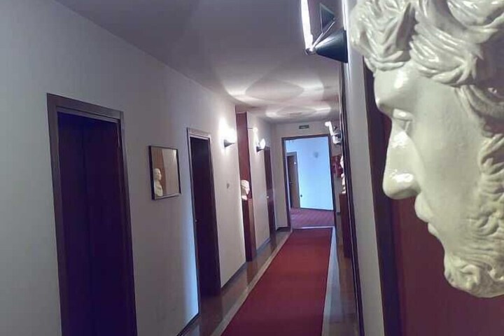Ballroom/Hall 44 of 58