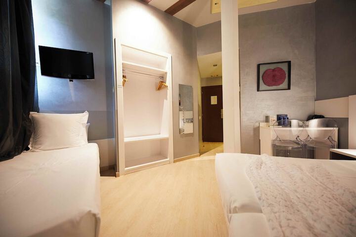 Room 18 of 38