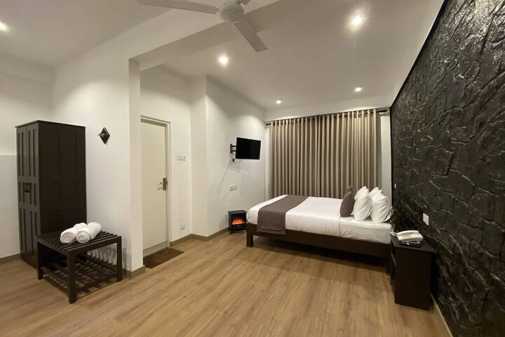 Room 4 of 29