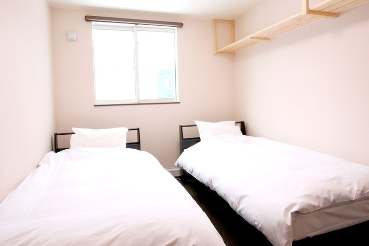 Room 5 of 34