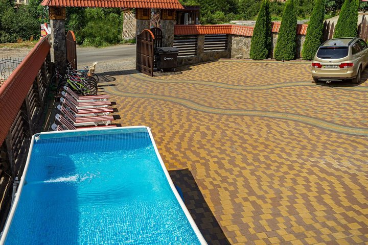 Sundeck 70 of 76
