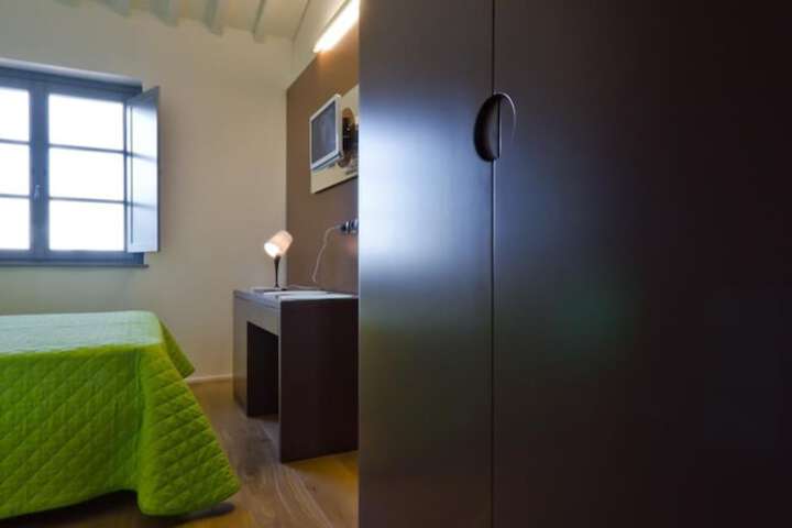 Room 13 of 48