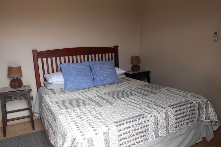Room 7 of 76