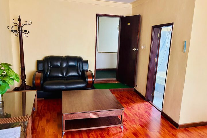 Room 9 of 18