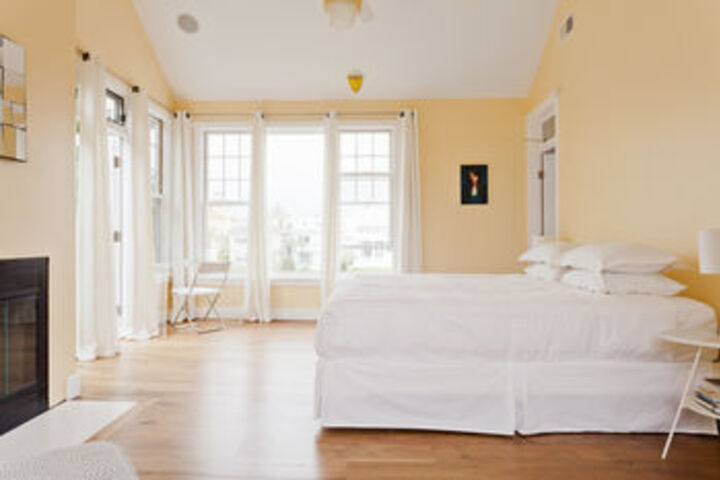 Room 51 of 222