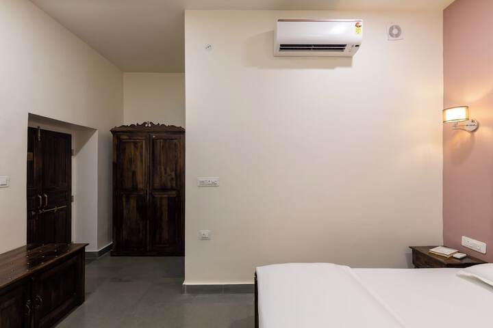 Room 19 of 51