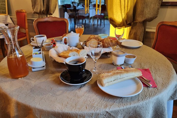 Breakfast/Coffee Service 25 of 30