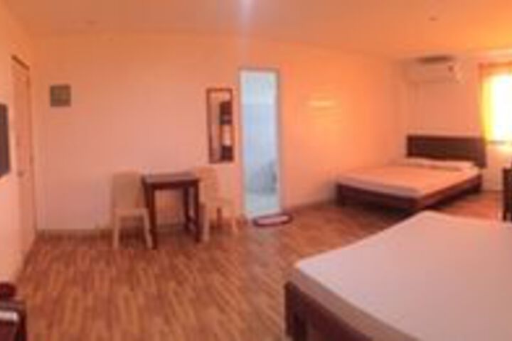 Room 12 of 22