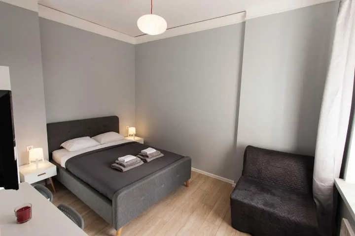 Room 4 of 13