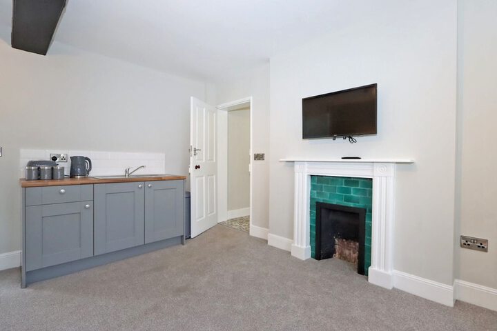 Room 8 of 36