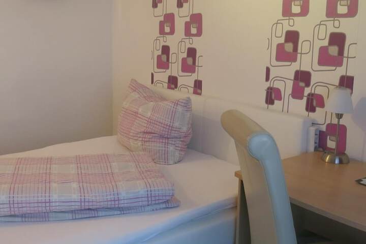 Room 16 of 54