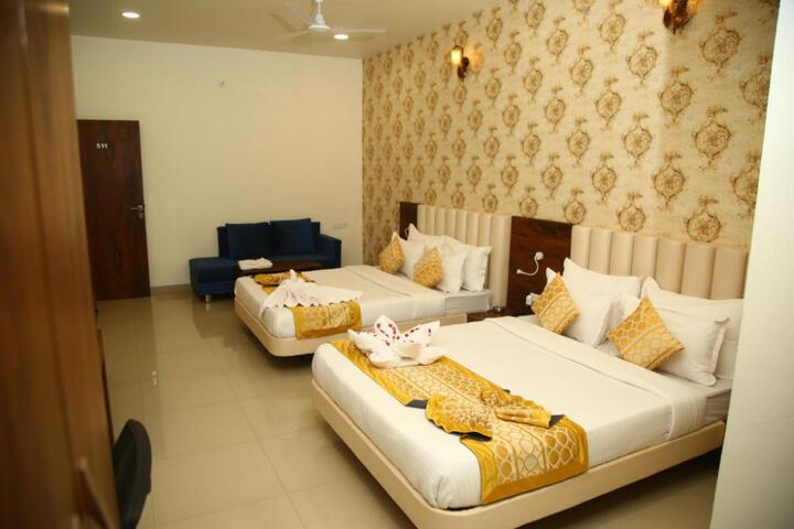 Hotel Manas Plus
