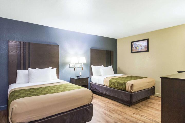 Standard Room, King or Two Doubles (20 of 24)