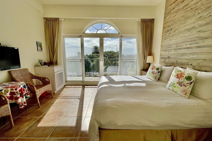 Room 28 of 53