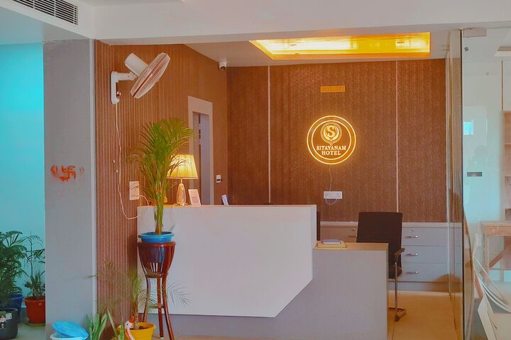 Hotel Interior 7 of 31