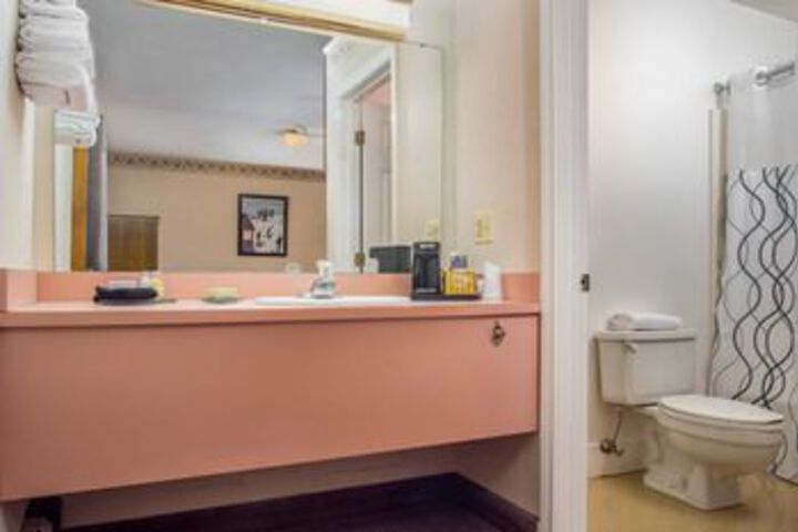 Room 5 of 24