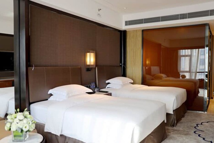 Room 15 of 97