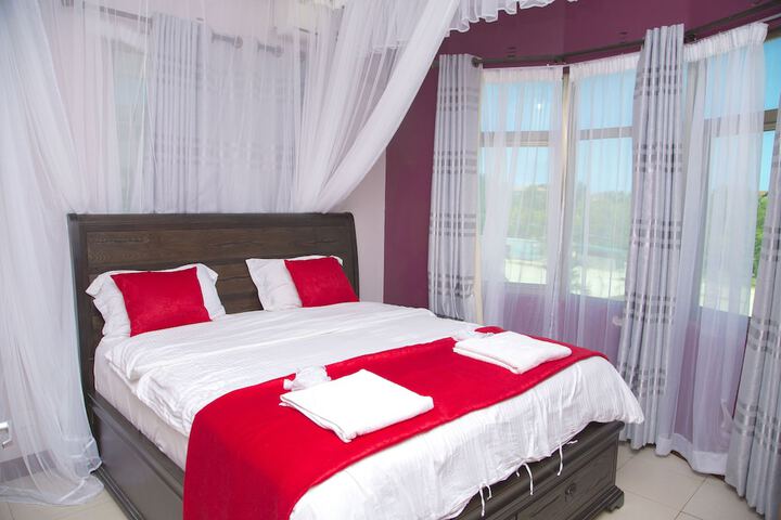 Room 3 of 20