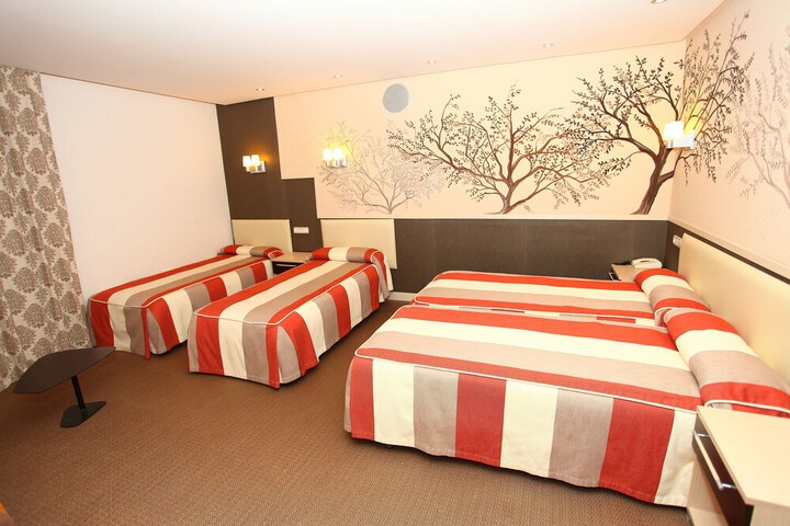 Room 10 of 51