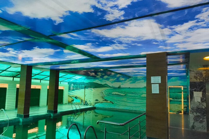 Pool 11 of 24