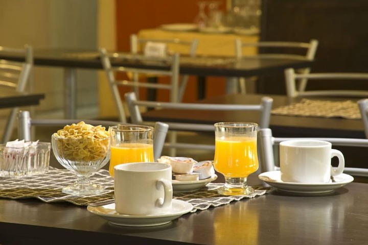 Breakfast/Coffee Service 20 of 24