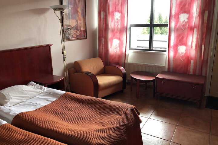 Room 6 of 19