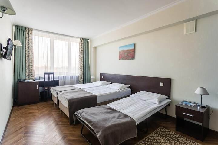 Room 52 of 95