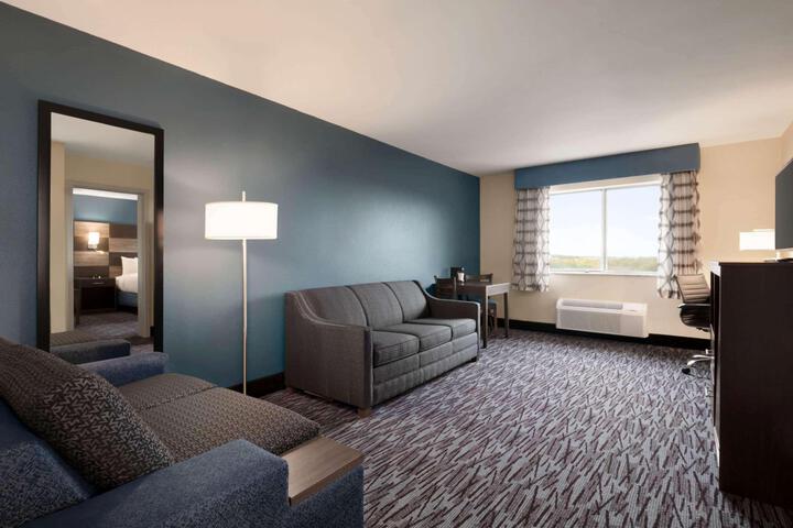 1 King Bed Accessible (2 of 13)