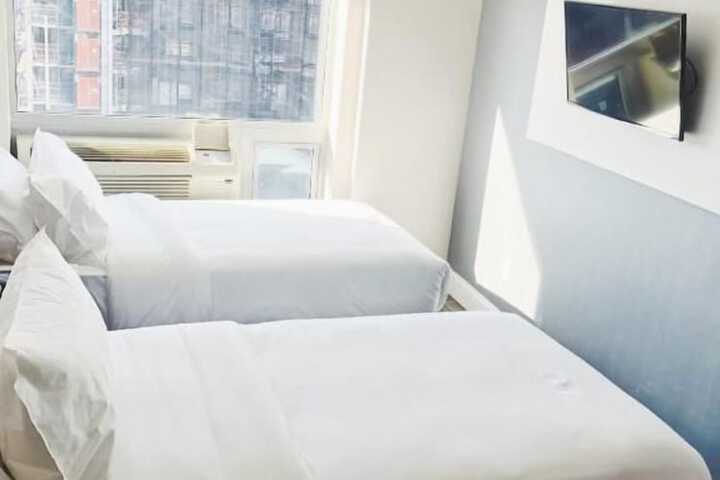 Room 13 of 30