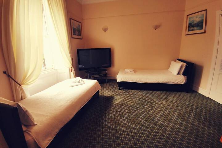Room 19 of 33
