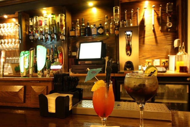 Lounge 111 of 119