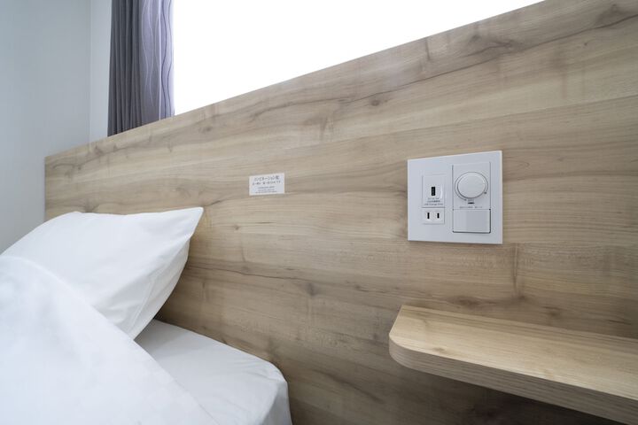 Room 16 of 33