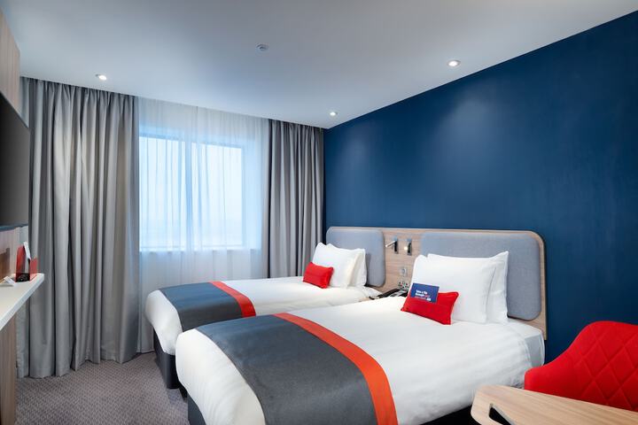 Room 16 of 37