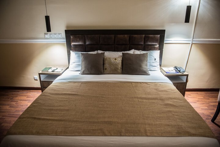 Room 15 of 28