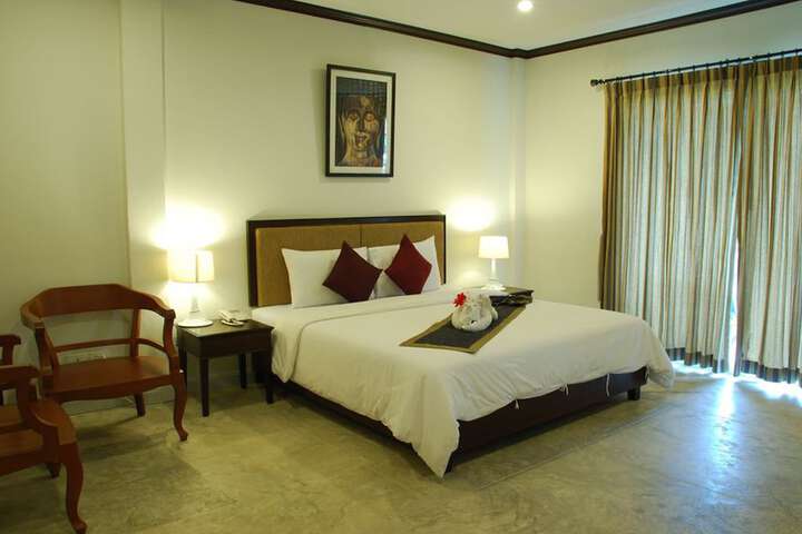 Room 8 of 43